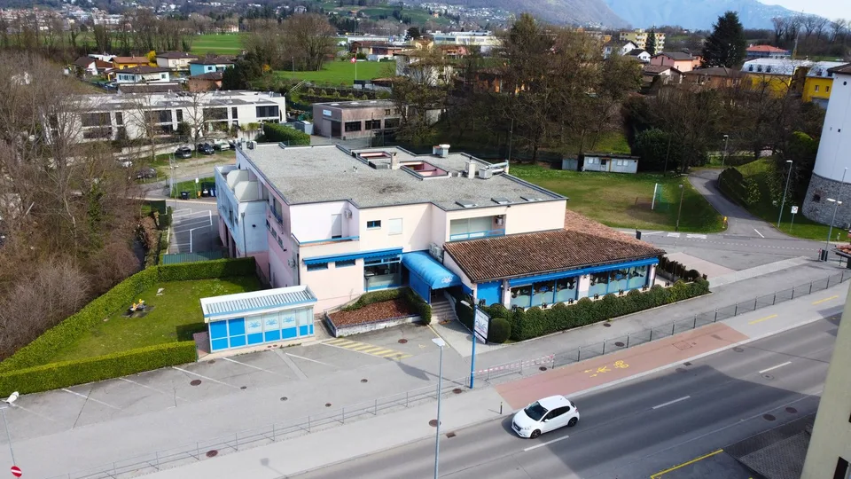 Immobile commerciale con funzione ristorativa e residenziale – Genestrerio
