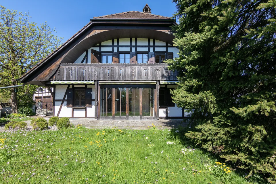 Charmantes 7.5-Zimmer-Einfamilienhaus mit Sauna und Garage in Brittnau