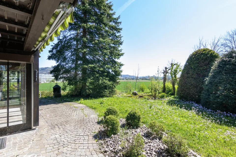Charmantes 7.5-Zimmer-Einfamilienhaus mit Sauna und Garage in Brittnau