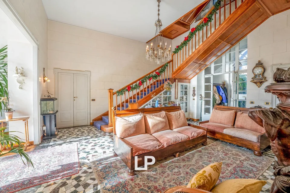 Villa de style Liberty immergée dans un parc privé à Montello, Varese – photo 13 sur 13