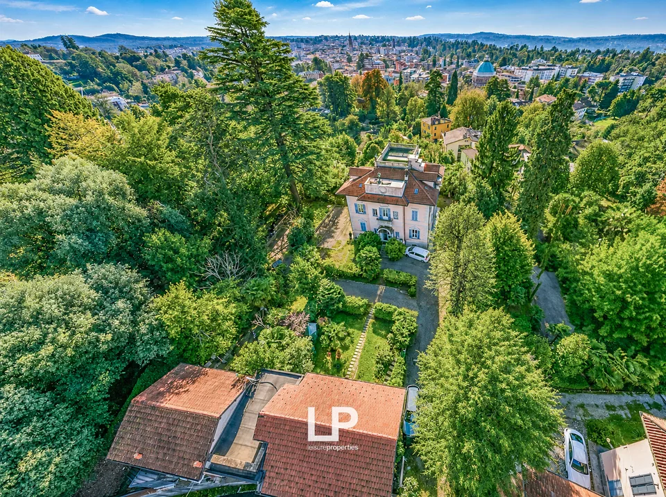 Villa de style Liberty immergée dans un parc privé à Montello, Varese – photo 9 sur 13