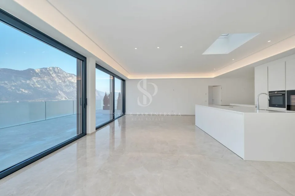 Appartement au dernier étage avec vue sur le lac