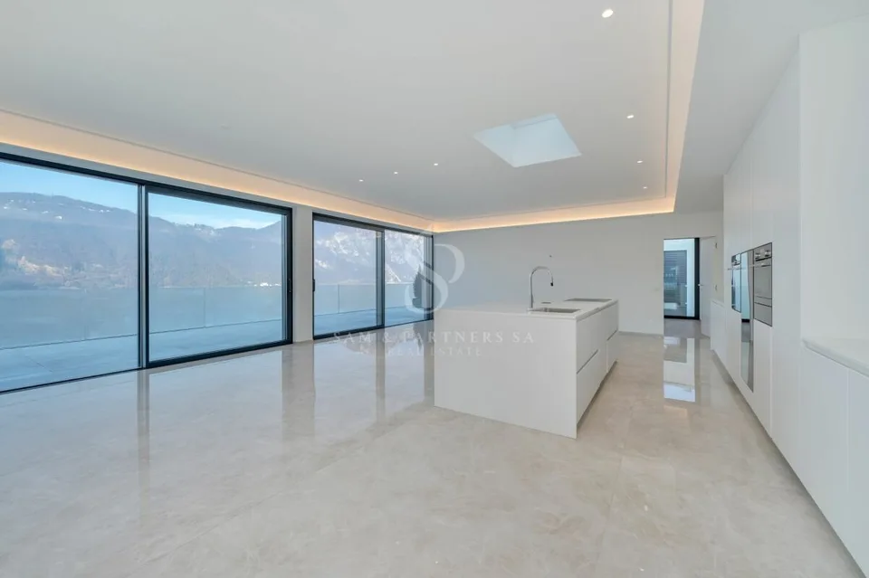 Appartement au dernier étage avec vue sur le lac
