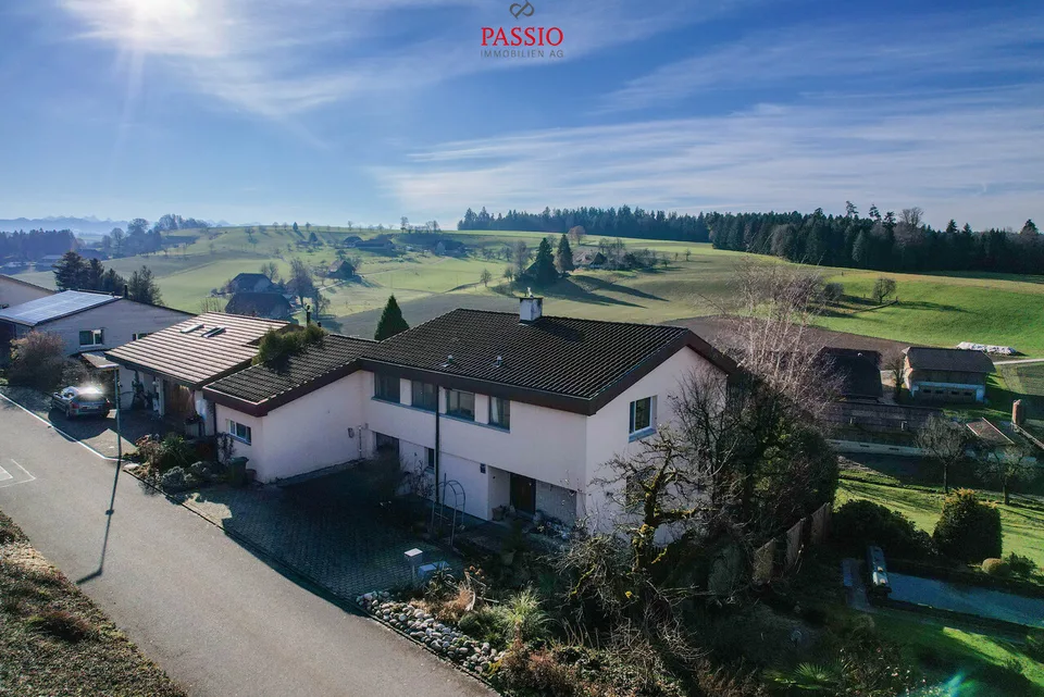 10.5-Zimmer-Einfamilienhaus - Ruhe, Natur & unverbaubare Weitsicht