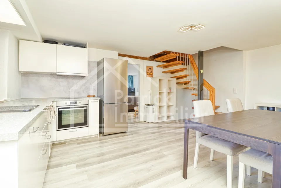 Ferme en zone village avec appartement rénové et potentiel