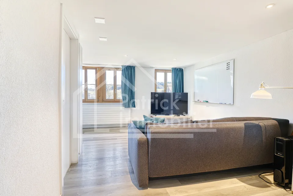 Ferme en zone village avec appartement rénové et potentiel