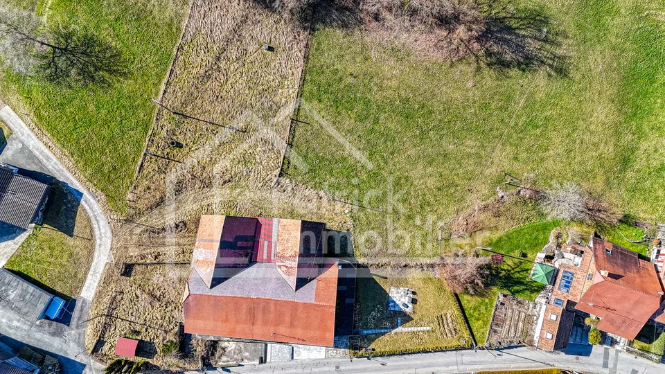 Ferme en zone village avec appartement rénové et potentiel
