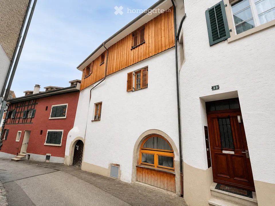 Altstadt Kaiserstuhl: affascinante casa multifamiliare completamente affittata con 3 unità