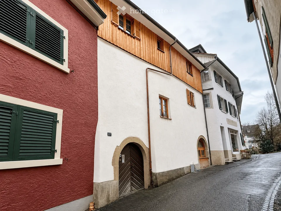 Altstadt Kaiserstuhl: affascinante casa multifamiliare completamente affittata con 3 unità