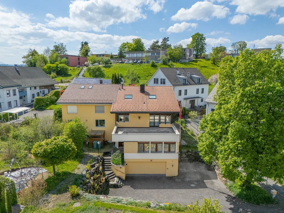 Grosszügiges Zuhause mit Wellnesspotenzial und Garten