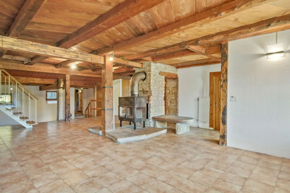 Le Noirmont, charming farm with building land