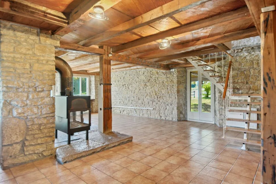 Le Noirmont, charming farm with building land