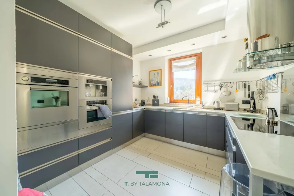 Casa a schiera in residenza con piscina – foto 6 di 13