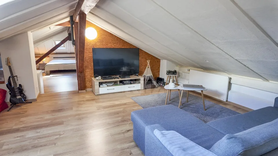 Schönes renoviertes Haus mit unabhängiger Wohnung – Foto 7 von 13