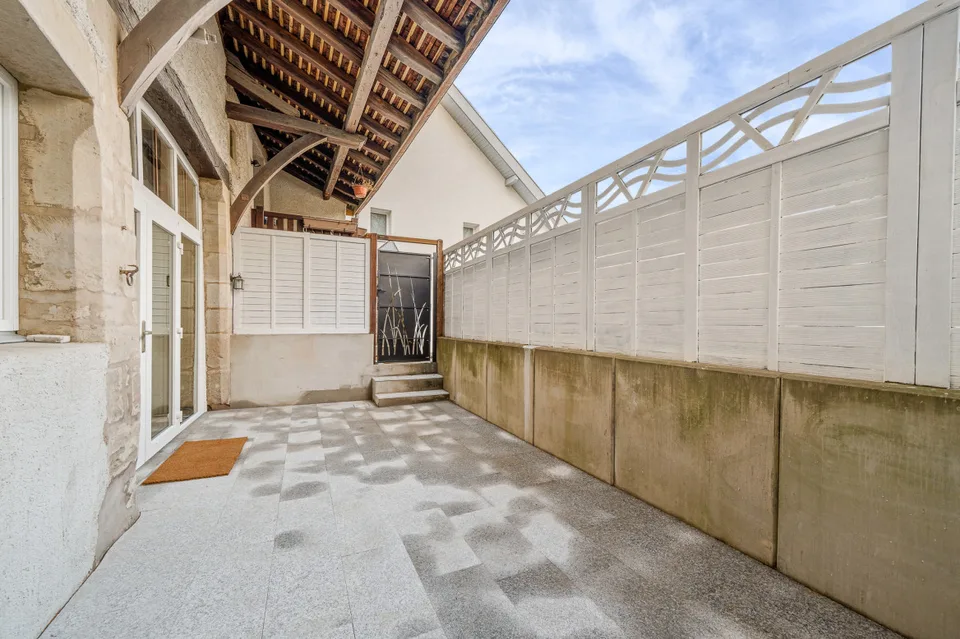 CHARMING DUPLEX ENTIRELY RENOVATED
