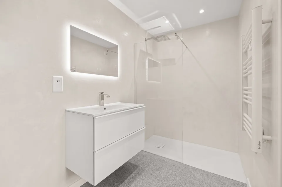 CHARMING DUPLEX ENTIRELY RENOVATED