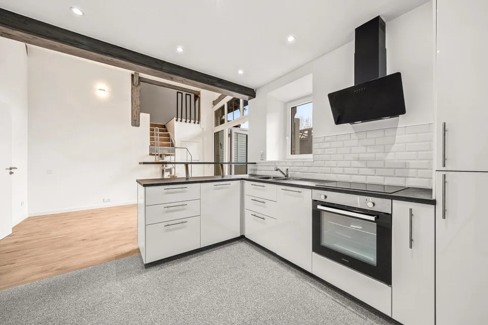 CHARMING DUPLEX ENTIRELY RENOVATED