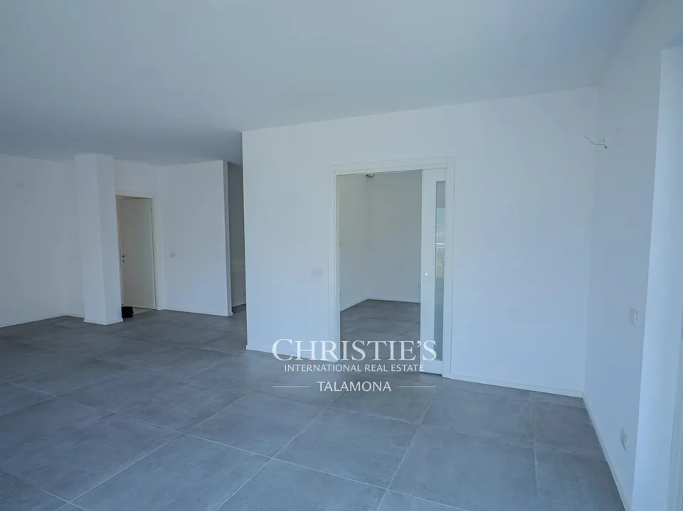 Appartamento di proprietà esclusivo con ascensore privato e vista sul lago – foto 10 di 13