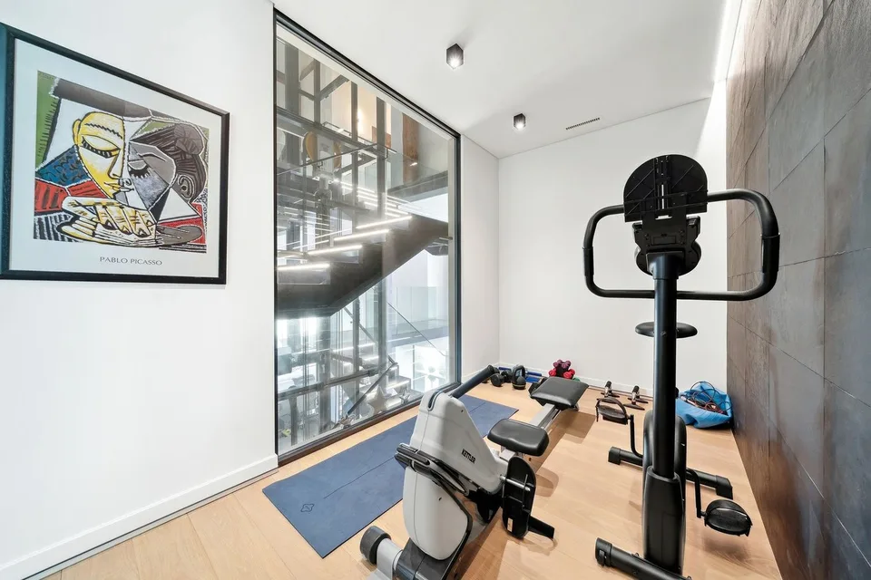 Luxe absolu et discrétion : ferme rénovée avec spa intérieur – photo 8 sur 13