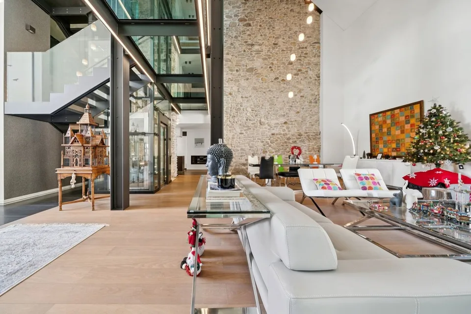 Luxus pur und Diskretion: renoviertes Landhaus mit Innen-Spa