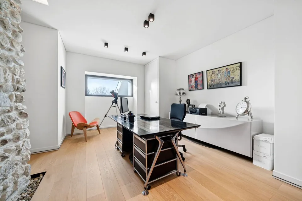 Luxe absolu et discrétion : ferme rénovée avec spa intérieur – photo 7 sur 13