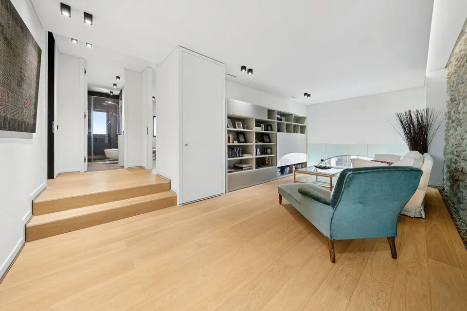 Luxe absolu et discrétion : ferme rénovée avec spa intérieur – photo 10 sur 13