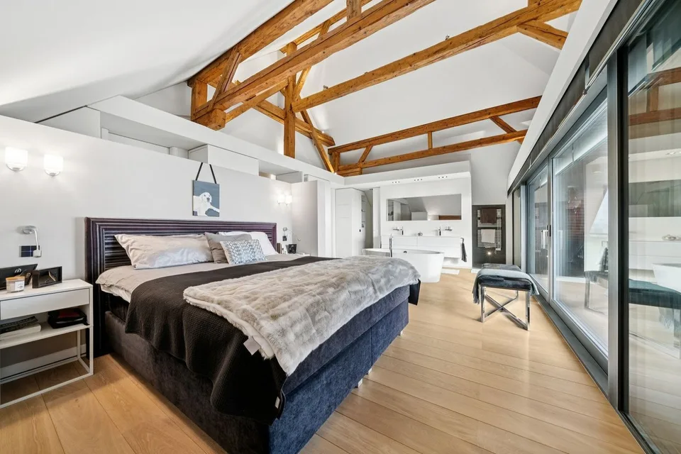 Luxe absolu et discrétion : ferme rénovée avec spa intérieur – photo 11 sur 13