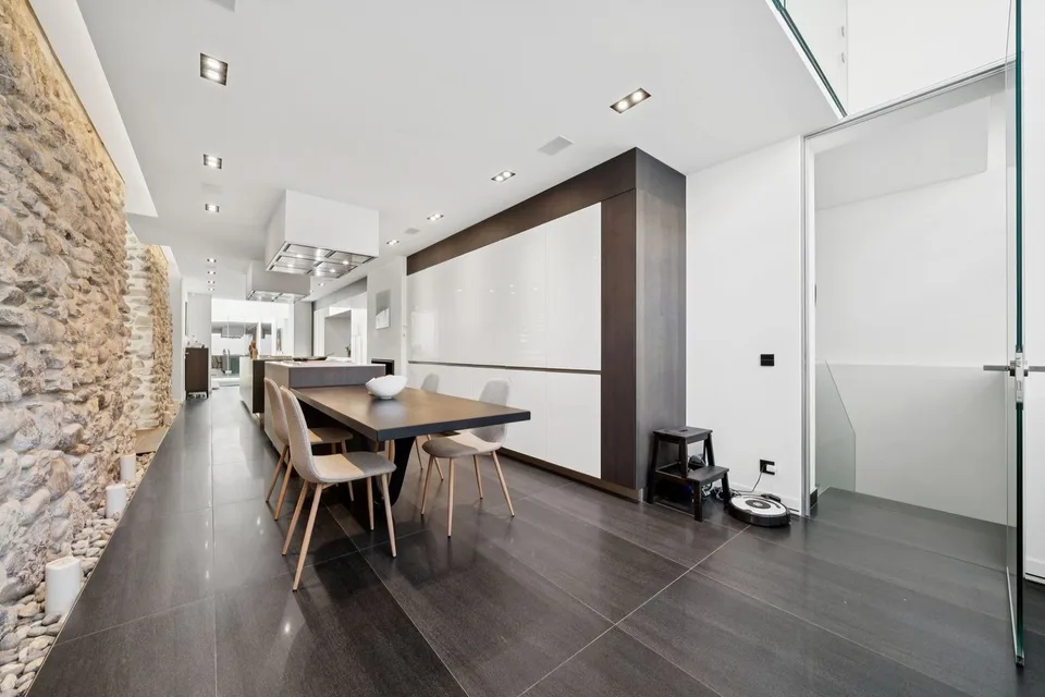 Luxe absolu et discrétion : ferme rénovée avec spa intérieur – photo 6 sur 13