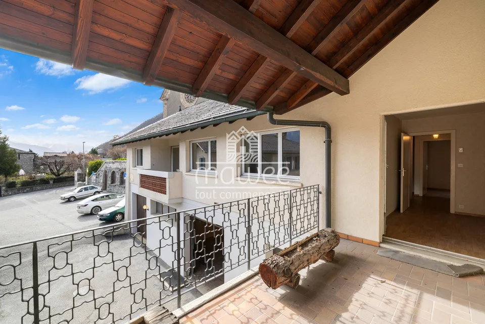 Immeuble avec fort potentiel au centre de Chamoson