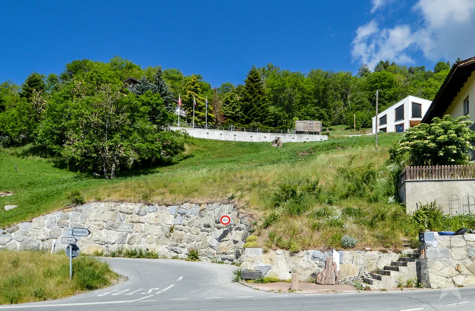 Bauland mit Sonne für Haus mit 2 Wohnungen – Foto 8 von 9