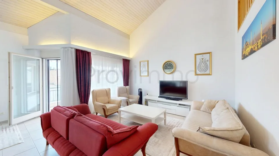 Merveille d'espace à Leuggern – Appartement-maisonnette en attique avec plus de 170 m² d'espace de vie