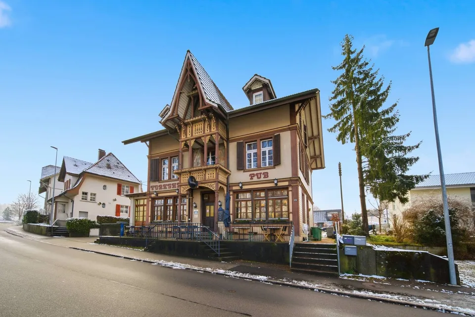 VOLLVERMIETETES MEHRFAMILIENHAUS IN HUTTWIL