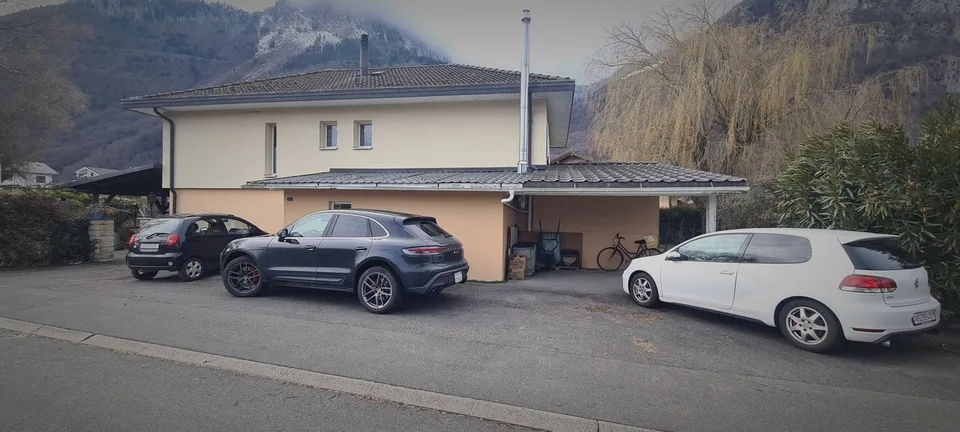 Großes Haus mit 2 Wohnungen mit 3,5 Zimmern auf 672 m2