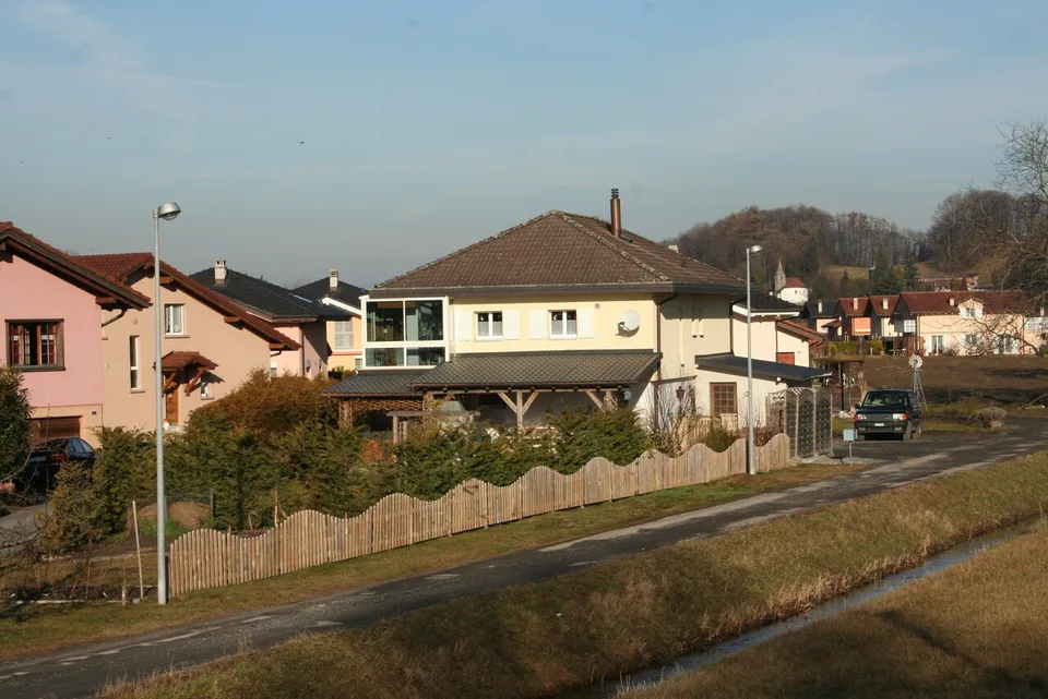 Grande maison avec 2 appartements de 3,5 pièces sur 672 m2