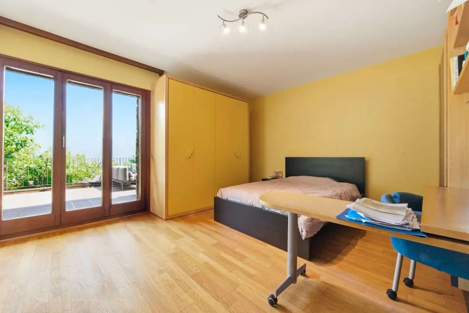 Elegance and Views: villa with lake view and absolute privacy – Foto 12 von 14