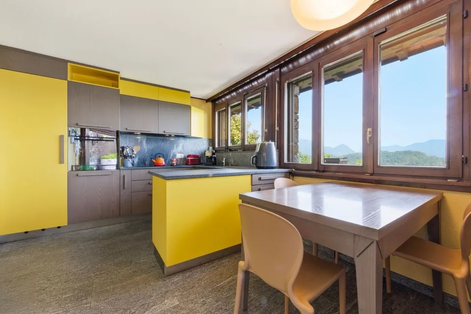 Elegance and Views: villa with lake view and absolute privacy – Foto 10 von 14