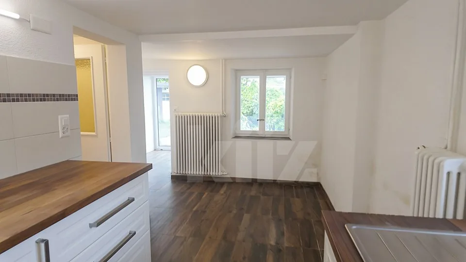 Charmanter kleiner Einfamilienhaus mit Garten