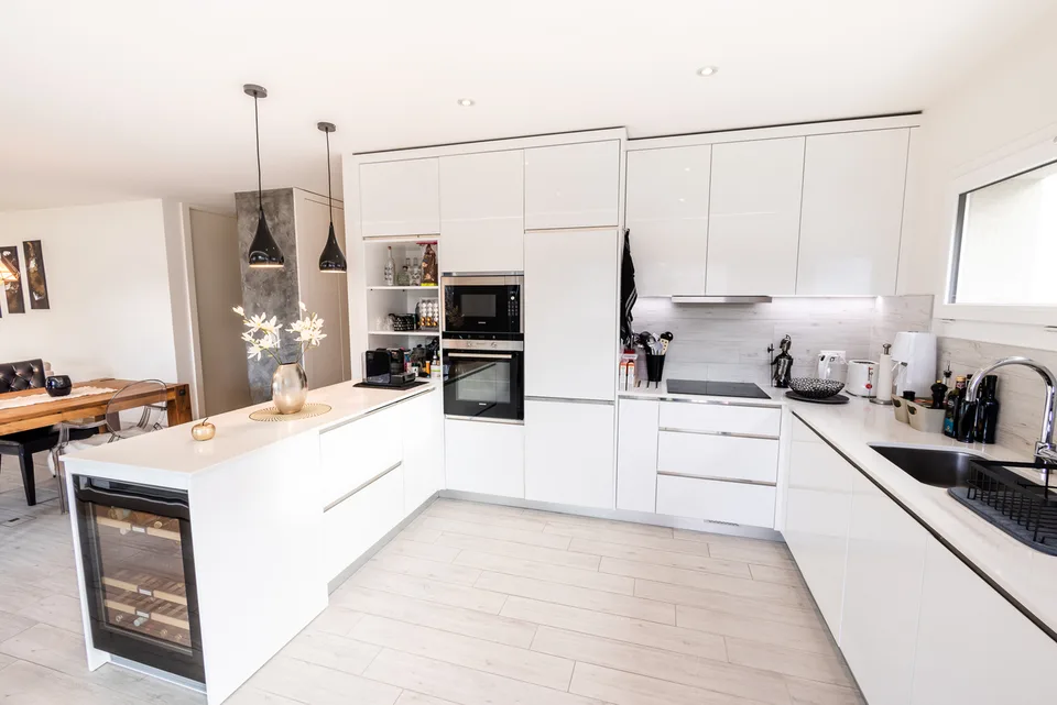 Magnifique attique 3½ pièces avec grande terrasse/véranda à Aproz-Sion