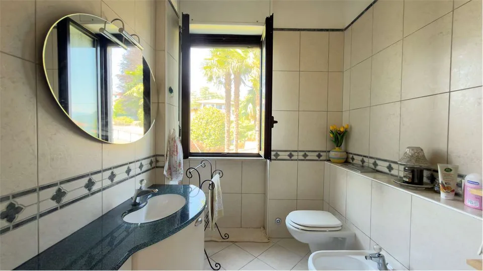 Saniertes Landhaus mit zwei unabhängigen Wohnungen, Pool und herrlicher Aussicht – Foto 11 von 13