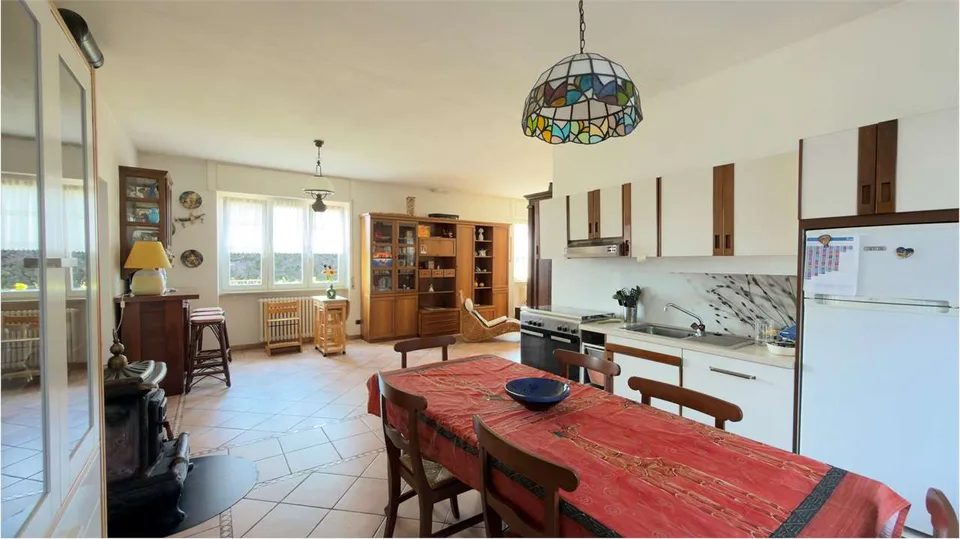 Saniertes Landhaus mit zwei unabhängigen Wohnungen, Pool und herrlicher Aussicht – Foto 6 von 13