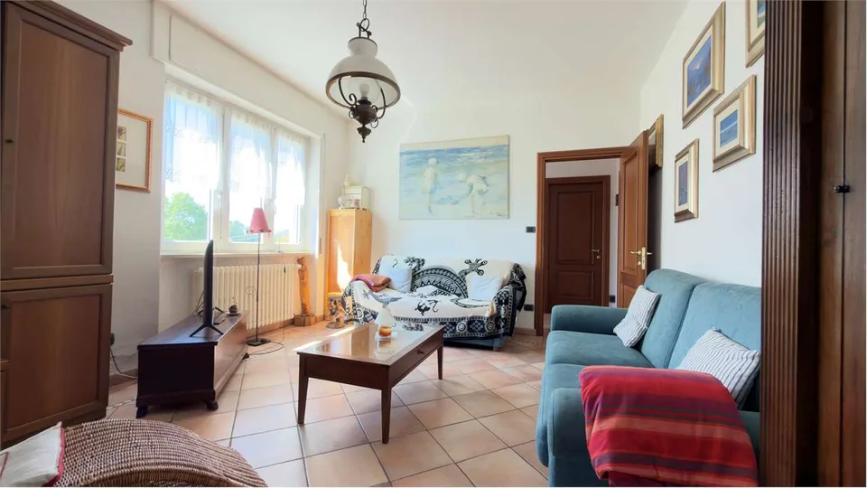 Sorgfältig gepflegte Villa mit zwei unabhängigen Wohneinheiten, Pool und atemberaubender Aussicht