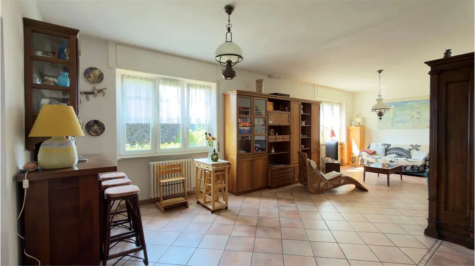 Sorgfältig gepflegte Villa mit zwei unabhängigen Wohneinheiten, Pool und atemberaubender Aussicht