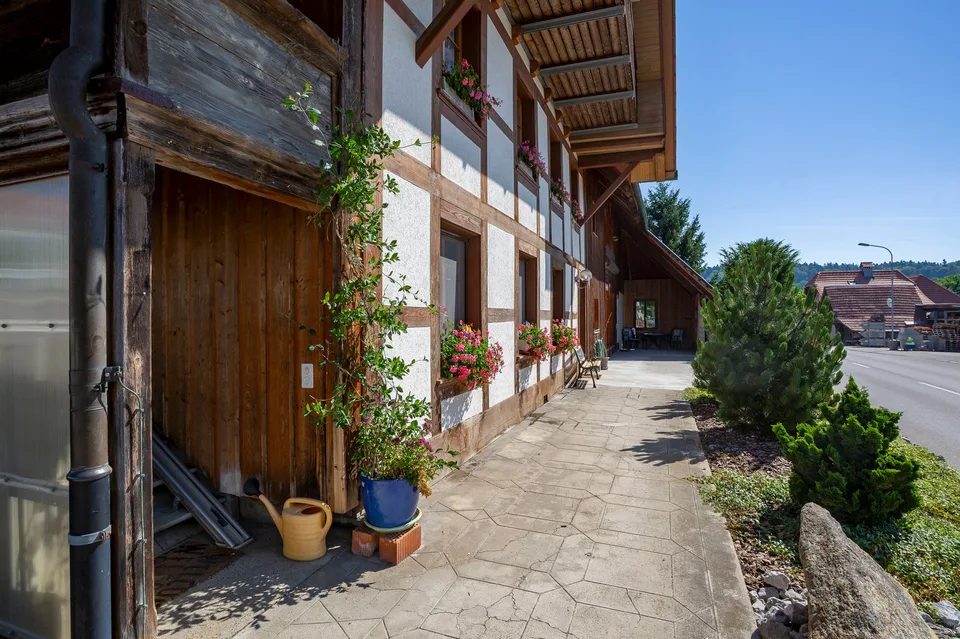 Ferme transformée en maison multifamiliale dans un lieu idyllique à Aetigkofen – photo 6 sur 16