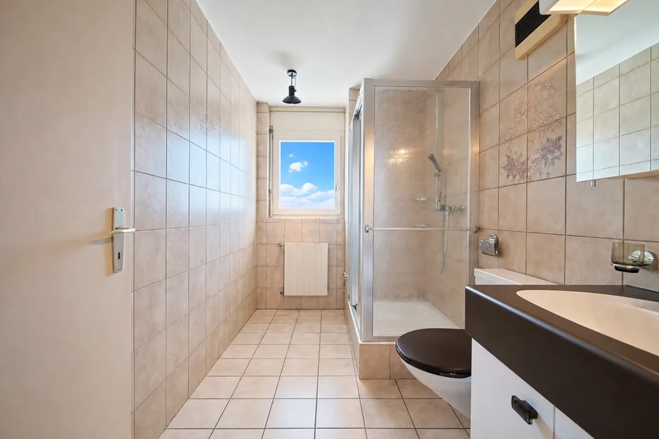 Spacious 3.5 room apartment with great potential in a sought-after neighborhood – photo 8 of 9