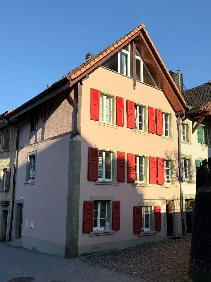 MAISON PLEINE DE CHARME AU COEUR DU CENTRE HISTORIQUE D'AVENCHES