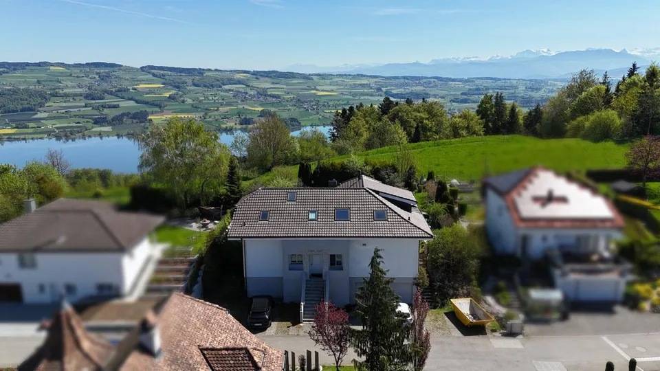 Grosszügiges Einfamilienhaus mit atemberaubendem Ausblick in Herlisberg