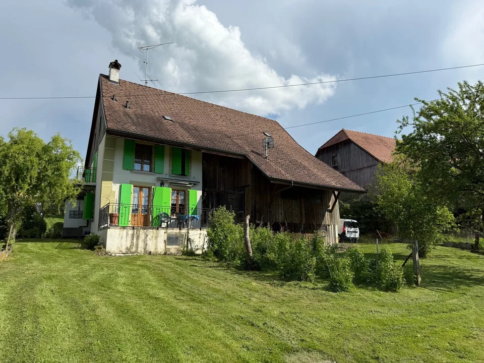 A 5 minutes de Payerne! A vendre ferme avec possibilité de créer plusieurs appartements