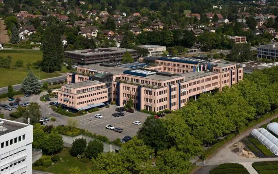 BIEN D'INVESTISSEMENT - BELLE SURFACE ADMINISTRATIVE DE 186 M2 LOUEE