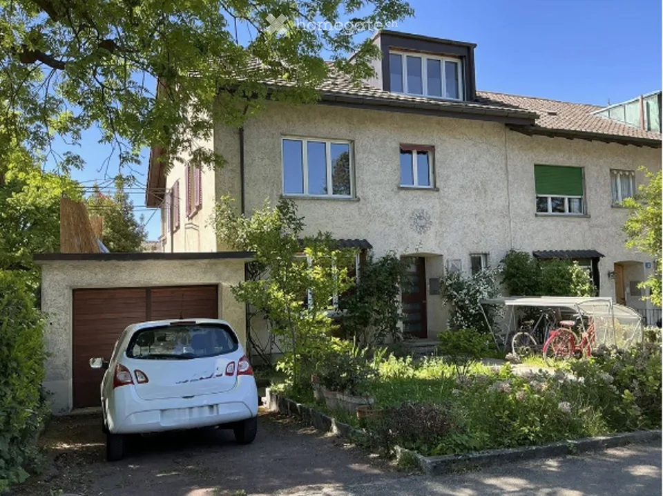 Eck-Einfamilienhaus mit Garage