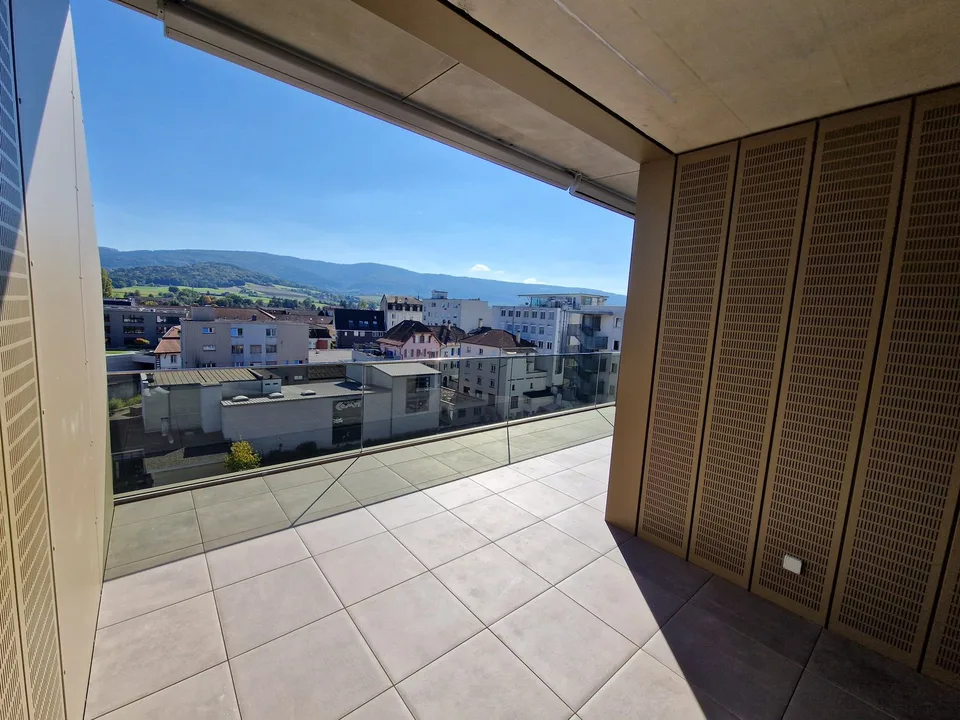 Superbo attico nuovo con 3,5 locali e grande terrazza – Delémont centro